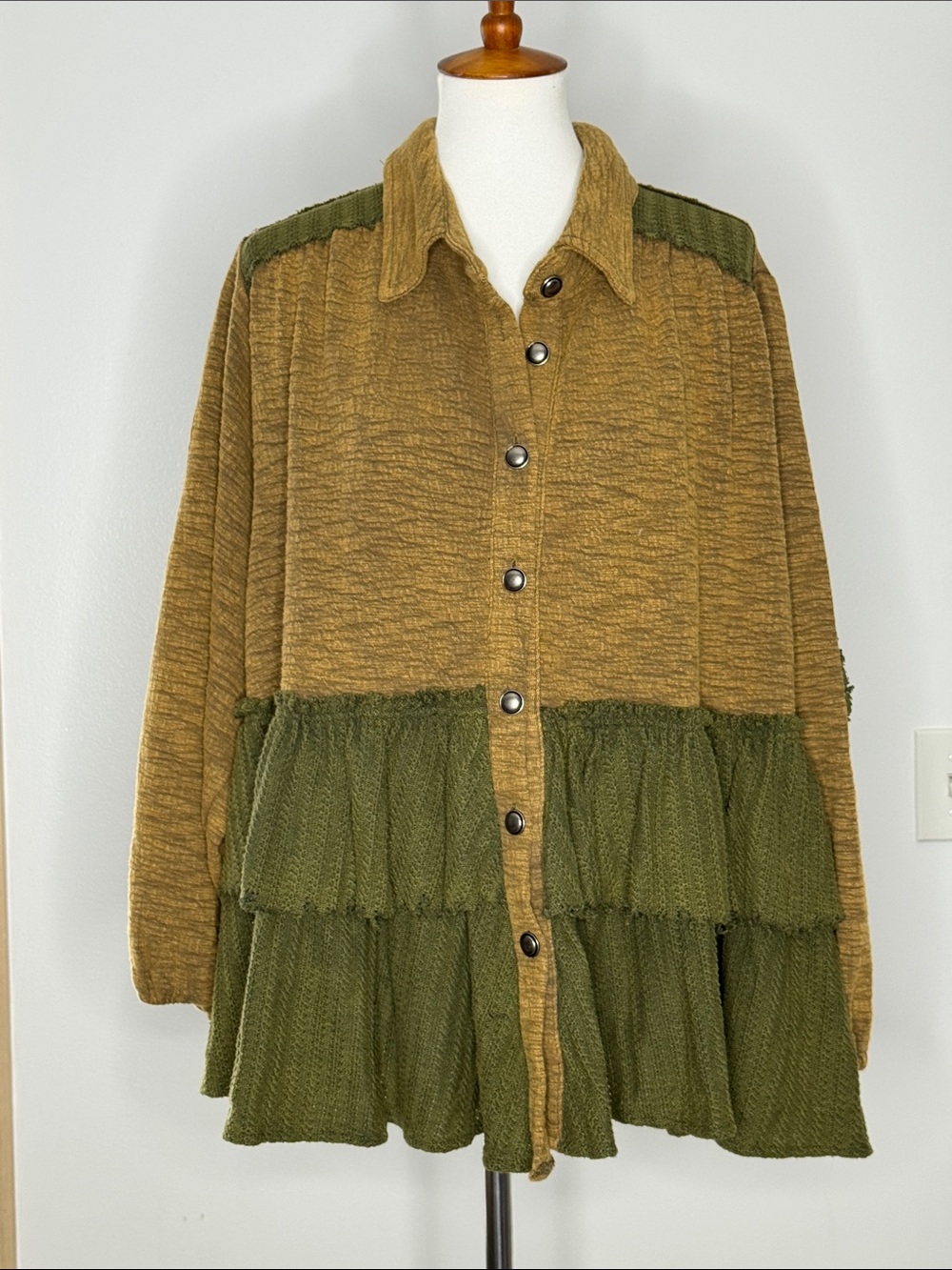 POL Woman’s Olive & Taupe-Yellow Peplum-Tiered Button-Up Knit Jacket